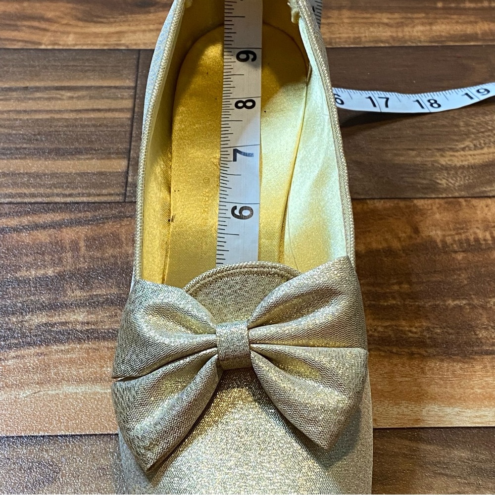 60s vtg Gold Shimmery Shoes w Bow | Block Heel - Picture 10 of 10